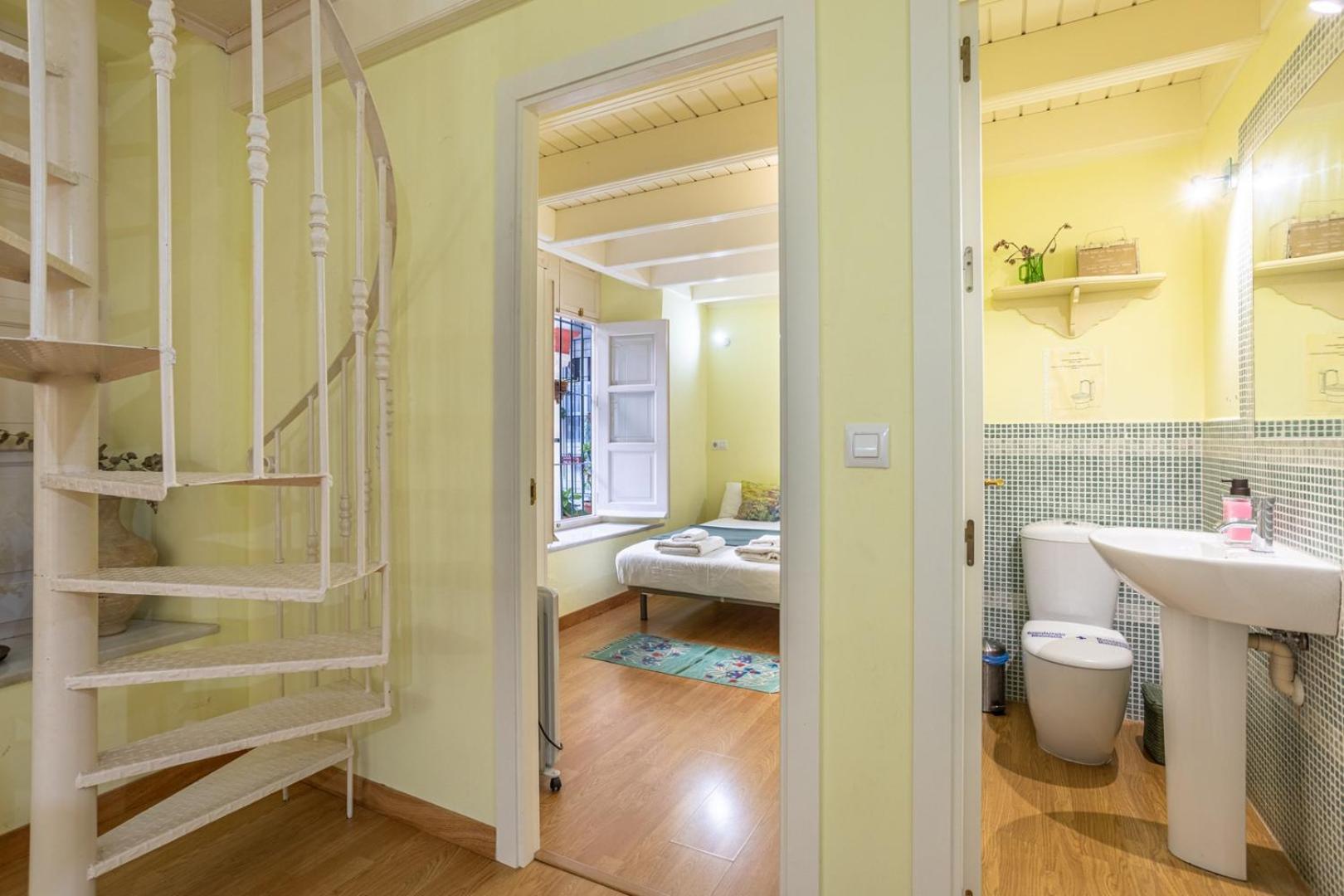 Apartamento Duplex En Antigua Casa Palacio - Calle San Isidoro *